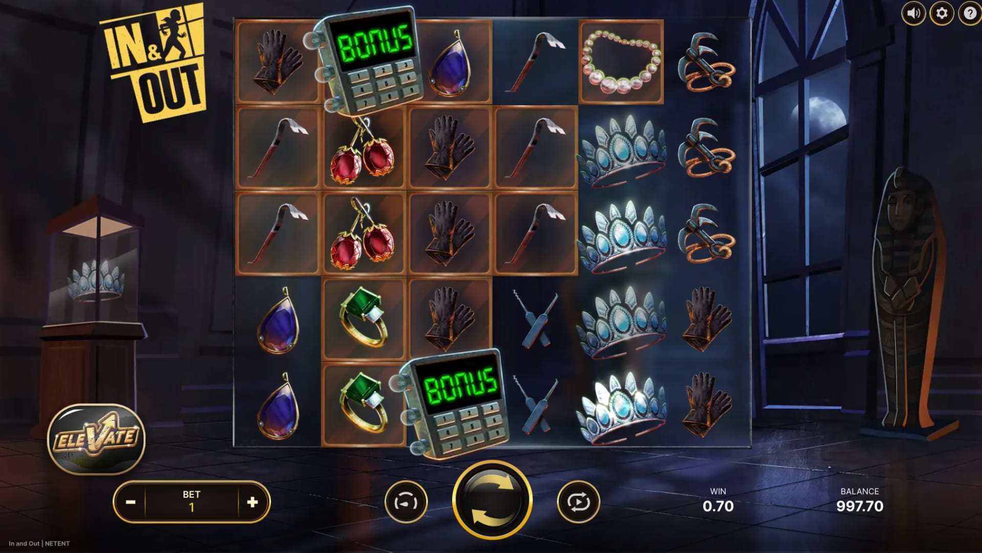 In and Out Slot Gameplay